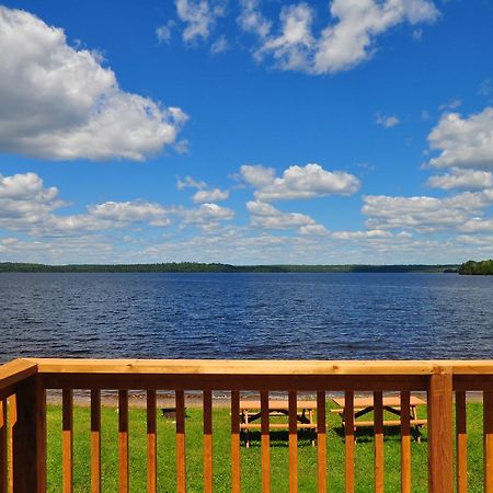 Okimot Lodge On Tomiko Lake Crystal Falls Экстерьер фото