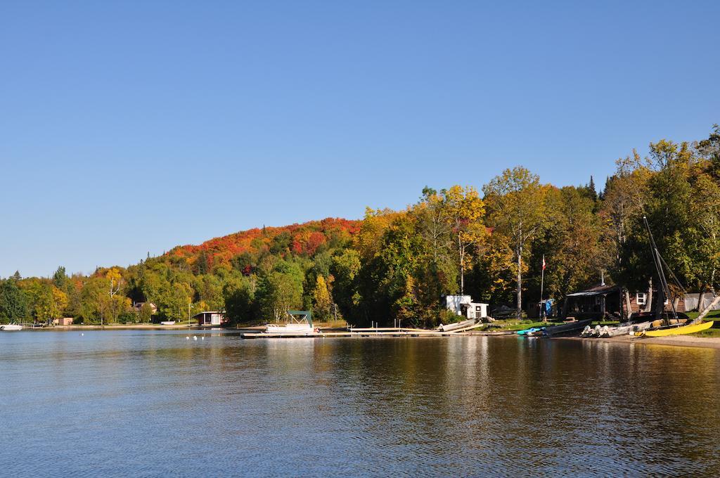 Okimot Lodge On Tomiko Lake Crystal Falls Экстерьер фото