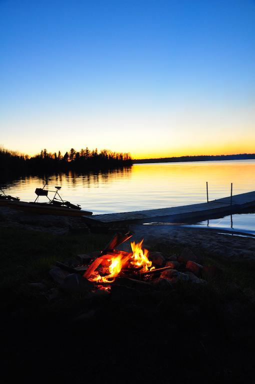 Okimot Lodge On Tomiko Lake Crystal Falls Экстерьер фото