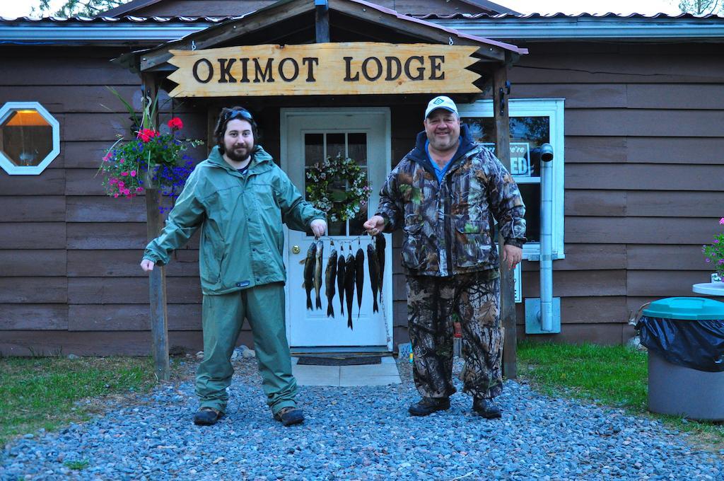 Okimot Lodge On Tomiko Lake Crystal Falls Экстерьер фото